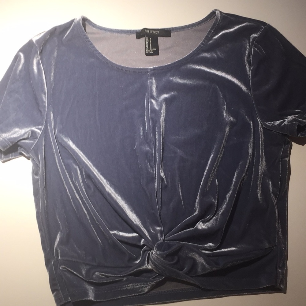 Forever 21 chic knot top size M